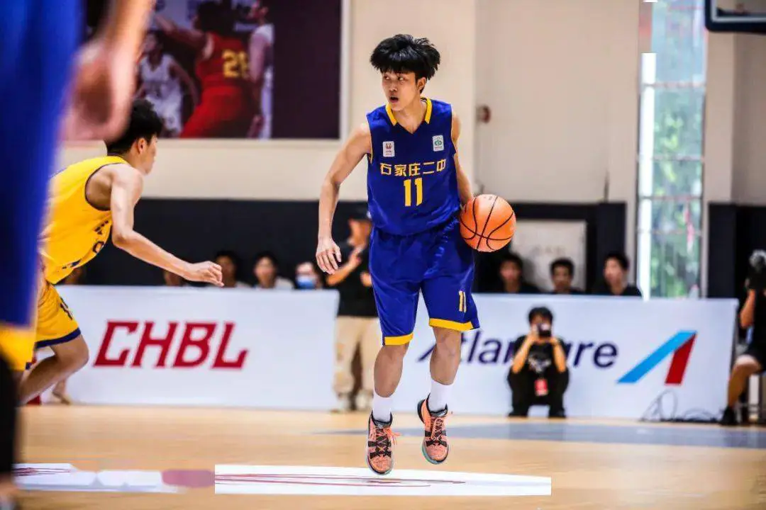 大学生篮球爱好者如何借鉴偶像的成长路径_1